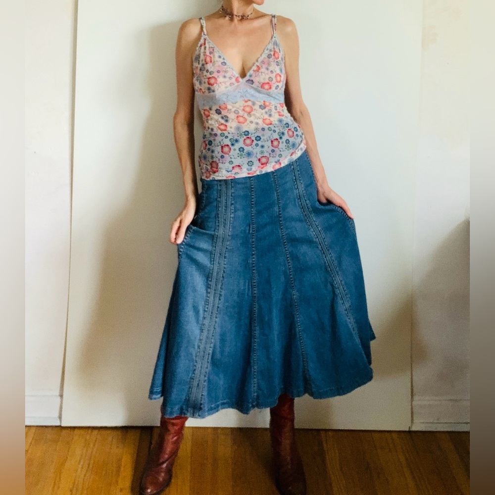 Adoreable Vintage Camisole, Flowers and Blue Lace Detail💐